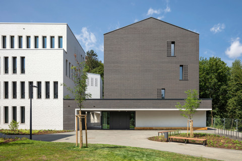 Forschungszentrum Dt. Dokumentationszentrum für Kunstgeschichte – Bildarchiv Foto Marburg und Seminargebäude der Philipps-Universität Marburg, Campus Firmanei | © Thomas Scheidt und dichter Architektur