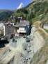 Baustelle - Eine besondere Herausforderung war das Sprengen, Abtragen und Sichern des Hangs. | © mls-architekten, Zermatt