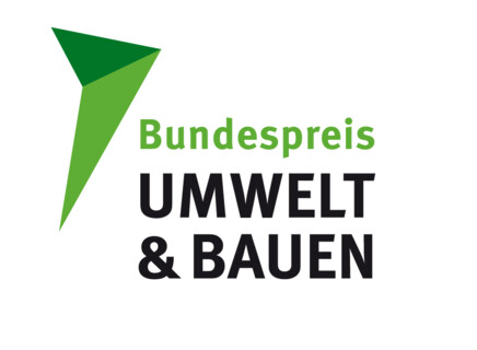 Bundespreis UMWELT & BAUEN 2025 | Logo: © Projektbüro Bundespreis UMWELT & BAUEN c/o Öko-Zentrum NRW GmbH, Hamm