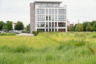 Auszeichnung in der Kategorie Pflanzenverwendung & Biodiversität: Nordpark III Plattling - Landschaftspark mit Campusareal  | BEM Burkhardt | Engelmayer | Mendel Landschaftsarchitekten Stadtplaner, München | Foto: © Laura Loewel