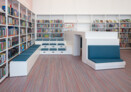 Lobende Erwähnung: Stadtbibliothek Lutherstadt Wittenberg | Peter Zirkel Gesellschaft von Architekten mbH, Dresden || Modulare Sitzmöbel 1. Fotograf*in: Peter Zirkel Gesellschaft von Architekten mbH, Dresden