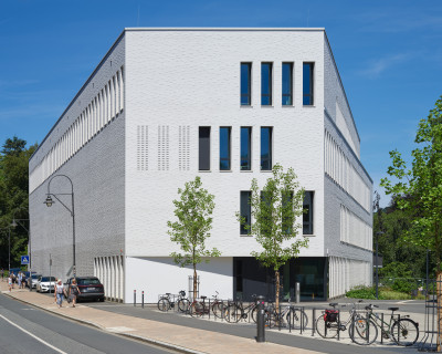 Forschungszentrum Dt. Dokumentationszentrum für Kunstgeschichte – Bildarchiv Foto Marburg und Seminargebäude der Philipps-Universität Marburg, Campus Firmanei | © Thomas Scheidt