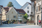 Gestaltungspreis: Revitalisierung der Altstadt, Hohenems (Österreich) | Vom Leerstand zur Lebensader: Wie Hohenems seine Innenstadt neu erfindet | Architekturbüro: bernardo bader architekten, Architekten, Nägele Waibel, Georg Bechter Architektur + Design, Hein Architekten, Imgang Architekten, ma.lo zusammen mit DI Michael Egger, Stadtland Büro für Raum- und Landschaftsplanung, lohrer.hochrein landschaftsarchitekten und stadtplaner gmbh | Bauherr*in: Schadenbauer Projekt- und Quartierentwicklungs GmbH und Stadt Hohenems | Foto: © Karin Nussbaumer