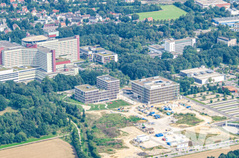 Lehrgebäude mit Dekanat (DeMEdA), Medizinische Fachbibliothek und Forschungsgebäude des Instituts für Theoretische Medizin der Uni Augsburg | © wa wettbewerbe aktuell